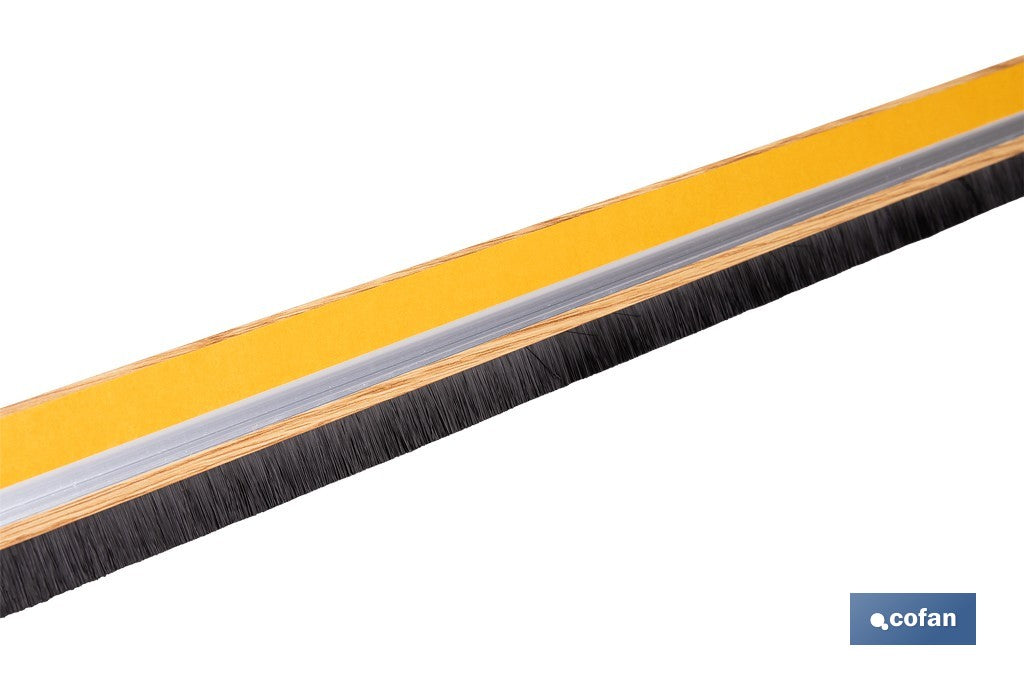 BURLETE ROBLE ADHESIVO DE ALUMINIO CON CEPILLO 92 CM