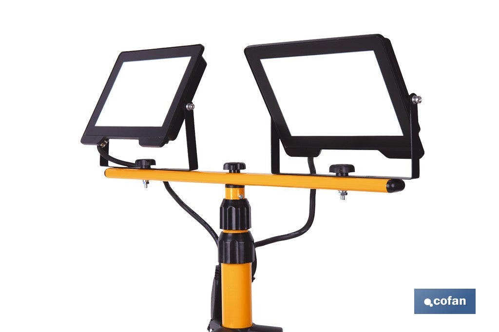 TRÍPODE TELESCÓPICO CON 2 PROYECTORES LED 2 X 50 W 6500 K 1,75 M
